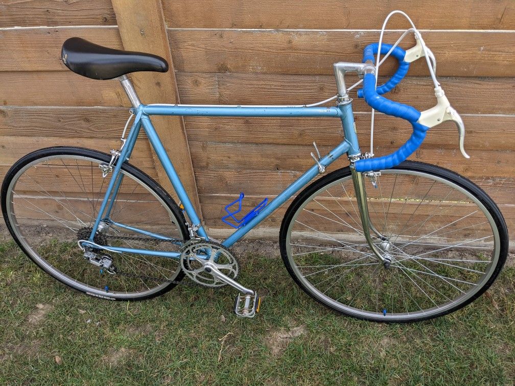Peugeot Road bike 22 1/2 Frame. 10 Speed