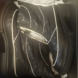 Women Coach Boots Size 9