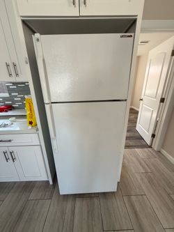 GE refrigerator/freezer