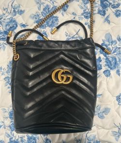 Gucci GG Marmont Bucket Bag