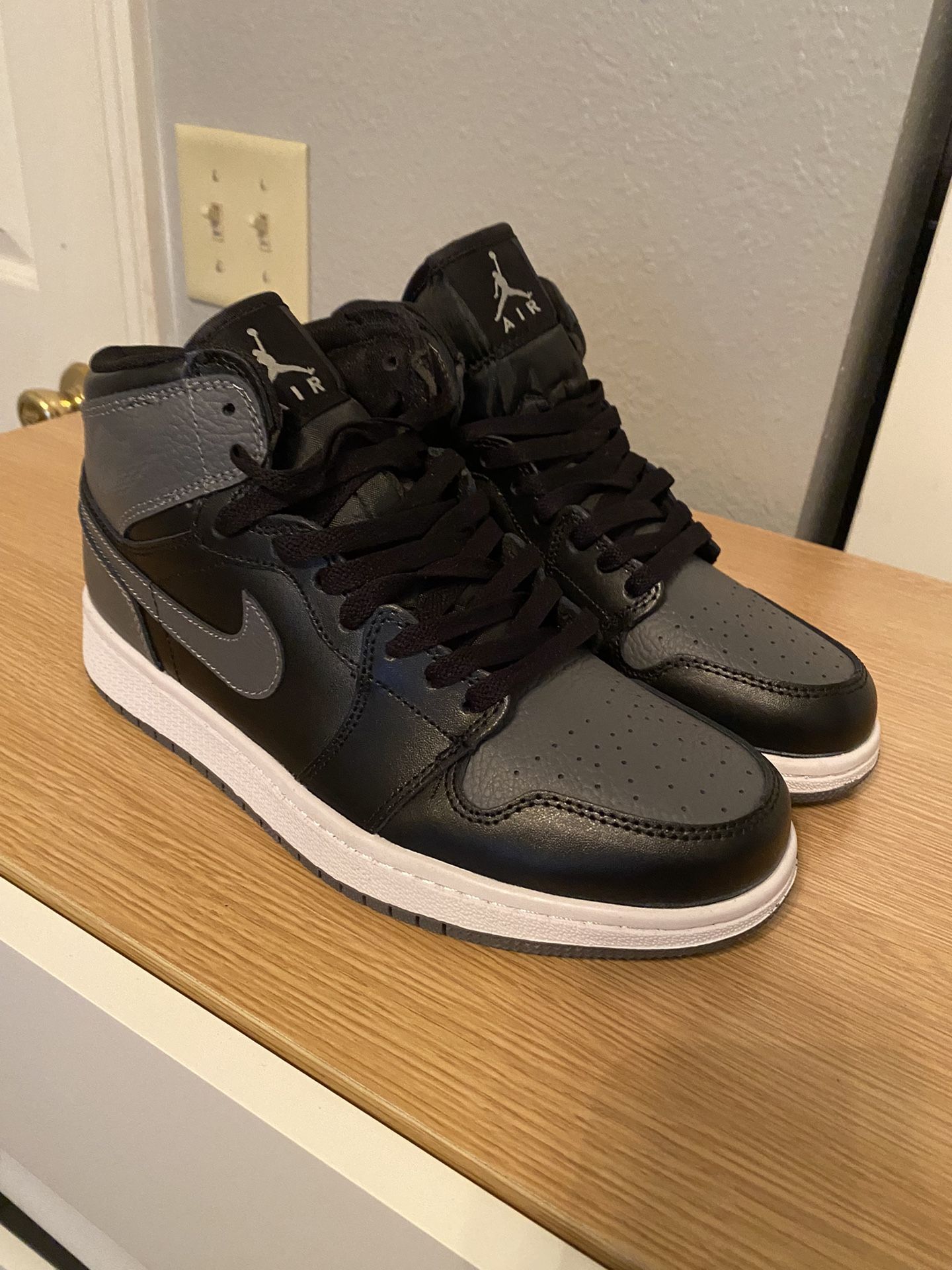 Nike Air Jordan Men’s Size 8 (New)