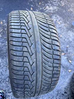 295/30 R22 103 Y XL Accelerate Tire