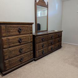 2 Piece Vintage Bedroom Set