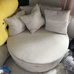 Round Swivel Couch/Chair