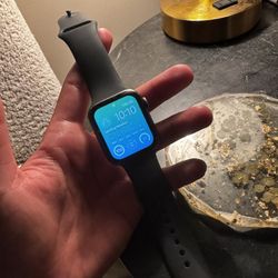 Apple Watch Series 5 GPS, 44mm Space Gray Aluminum Cadr With Black Sport Band 