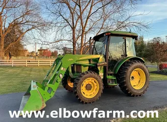 Great Condition2003 John Deere 5220 Tractor Loader