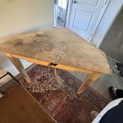 Free Corner Table 