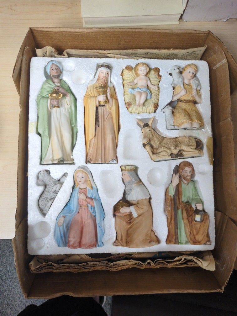 Porcelain Nativity Set (Homco 9 Piece #5599)