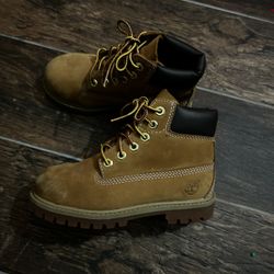 LITTLE BOYS TIMBERLANDS 50$