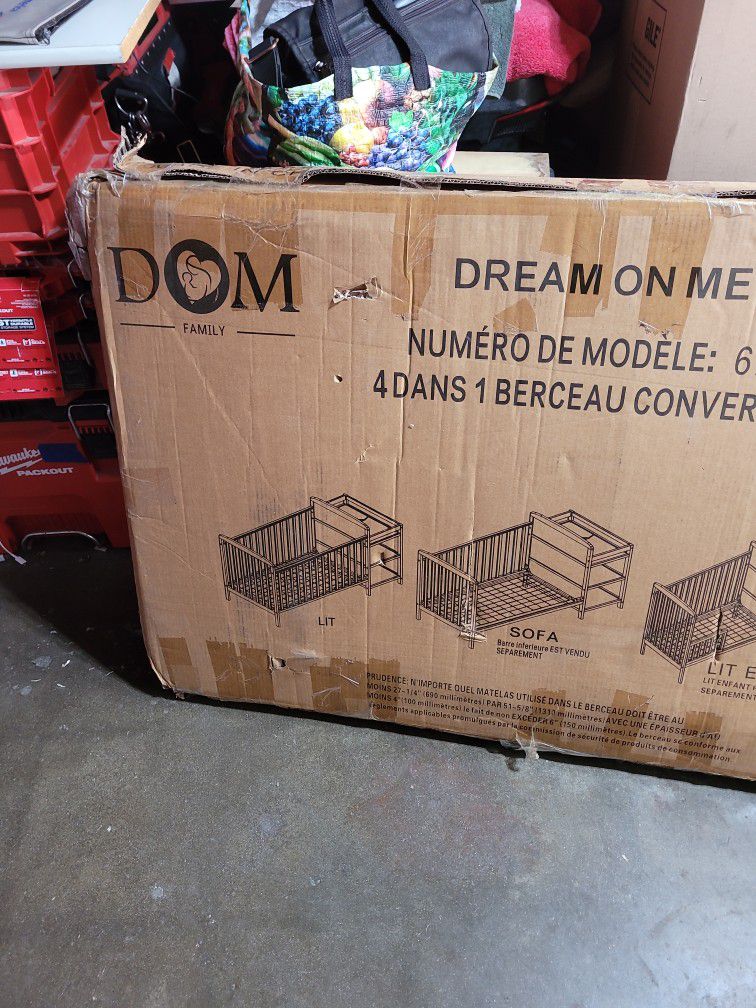 Dream On Me Crib and Changing Table Combo