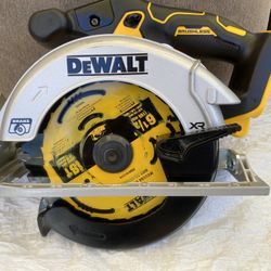 Sierra Circular DEWALT XR 61/2” Brushless NUEVA