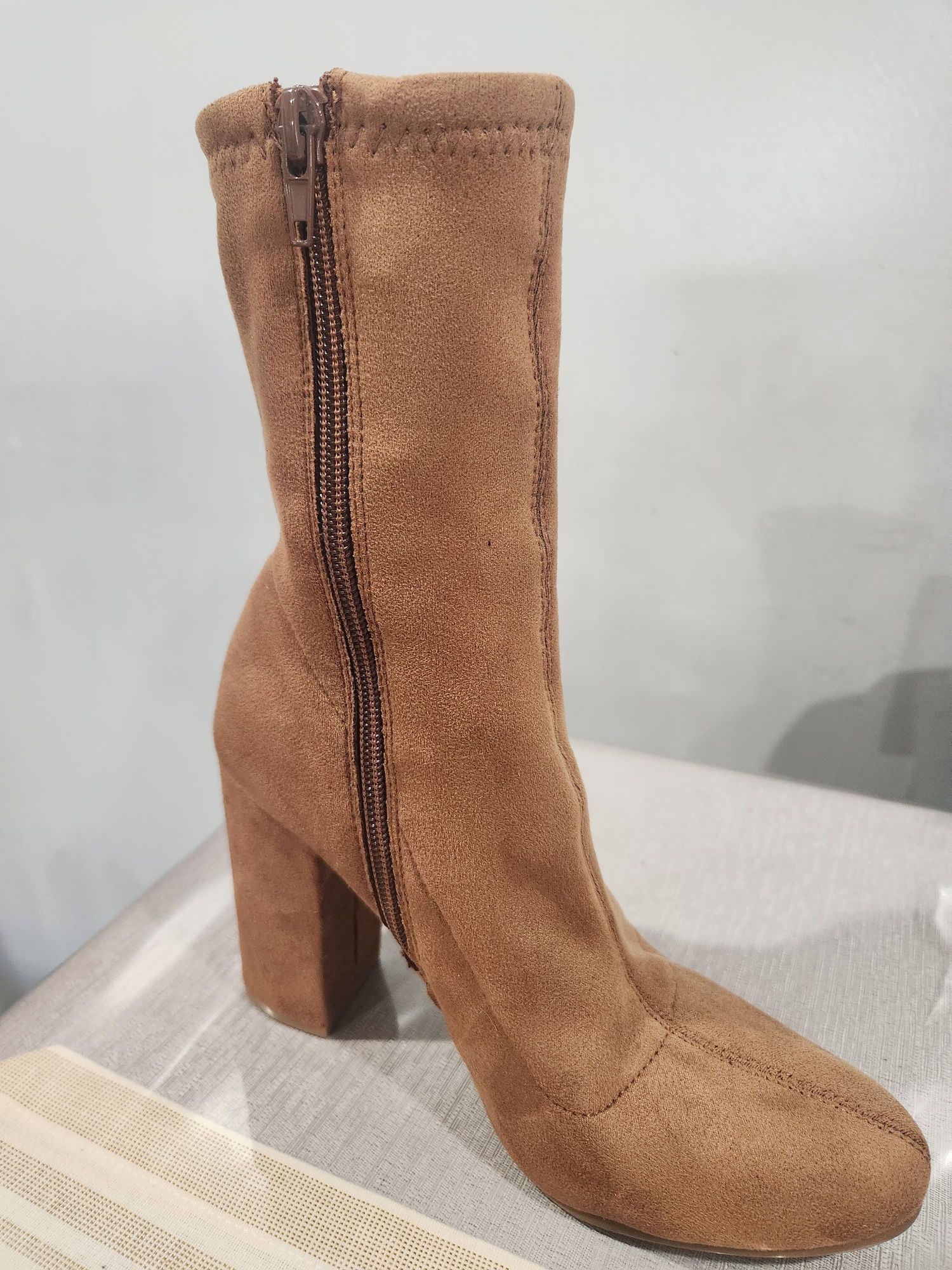 Tan heel boots