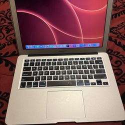MacBook Air 2015 (13-inch) “New Battery” No Scratches, No Dents/Dings…Excellent condition!!!