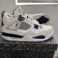 Jordan 4 Retro Military Black