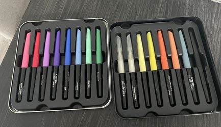 Crayola Blending Marker Kit with Decorative Case, 14 Vibrant Colors & 2  Colorless Blending Markers for Sale in Oviedo, FL - OfferUp