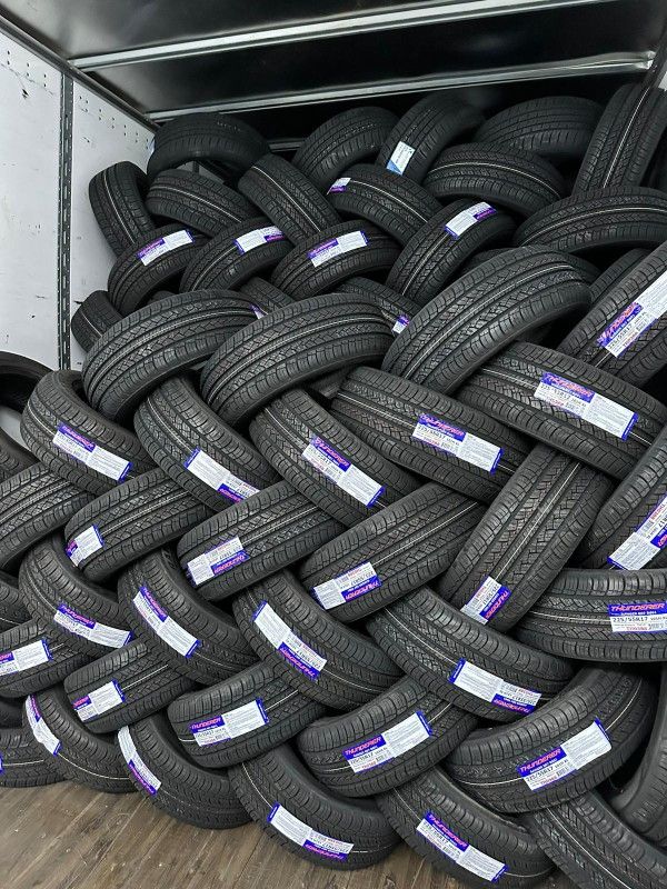 215 45 17 New Tires Set 