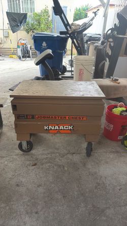Knaack box 32
