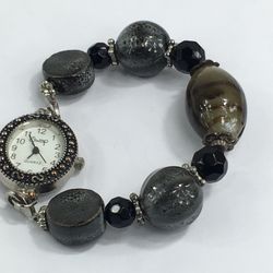 VINTAGE SWAP STRETCH WOMENS WRIST BRACELET WATCH  WORKS FINE 