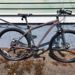 Specialized Hard Tail Mountain Bike