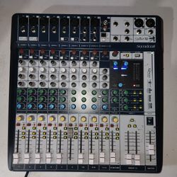 Soundcraft Signature 12 Mixer