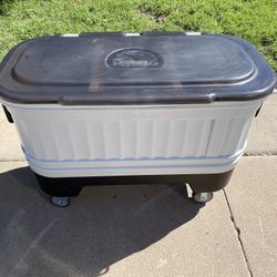 Igloo Ice Cooler