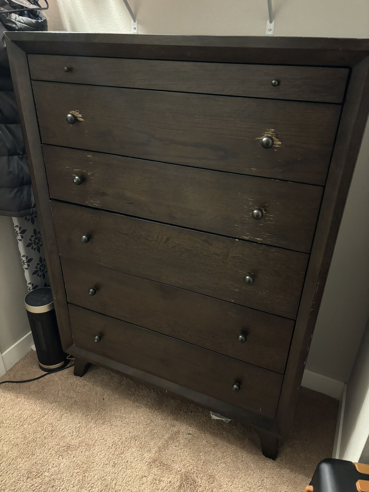 Dresser 