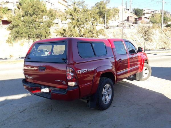 Camper shells for Toyota Tacoma 2005 2015 for Sale in San 
