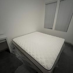 KING MATTRESS WITH BOX SPRINGS