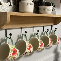 Coffee  Shelf Decor W/ 5   Mugs