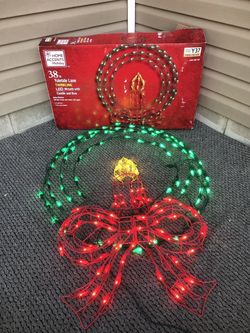 Home Accents Holiday 38" Yuletide Lane Twinkling LED Wreath With Candle and Bow