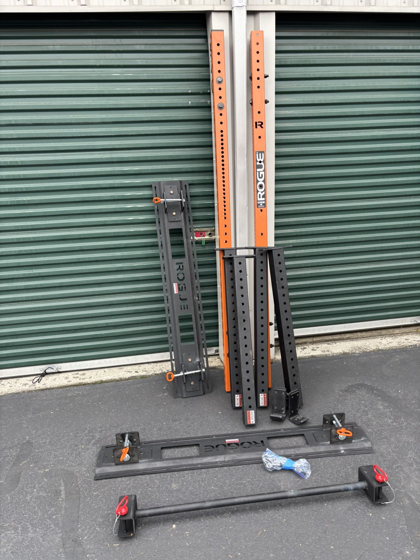 ROGUE RML-3WC FOLD BACK WALL MOUNT RACK