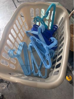 60 kids hangers