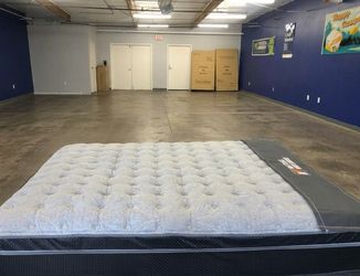 Comfortable Pillow Top Mattress - Great Condition