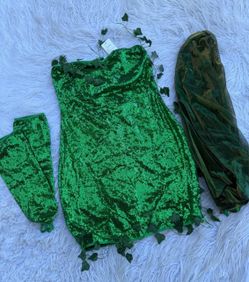 Women’s poison ivy costume