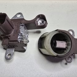 Alternator Voltage Regulator & Brushes