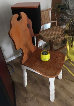 PETITE ANTIQUE CHAIR