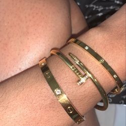 Gold Screw Bracelet / bangles And Earrings