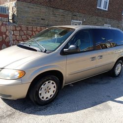 2002 Chrysler Town & Country