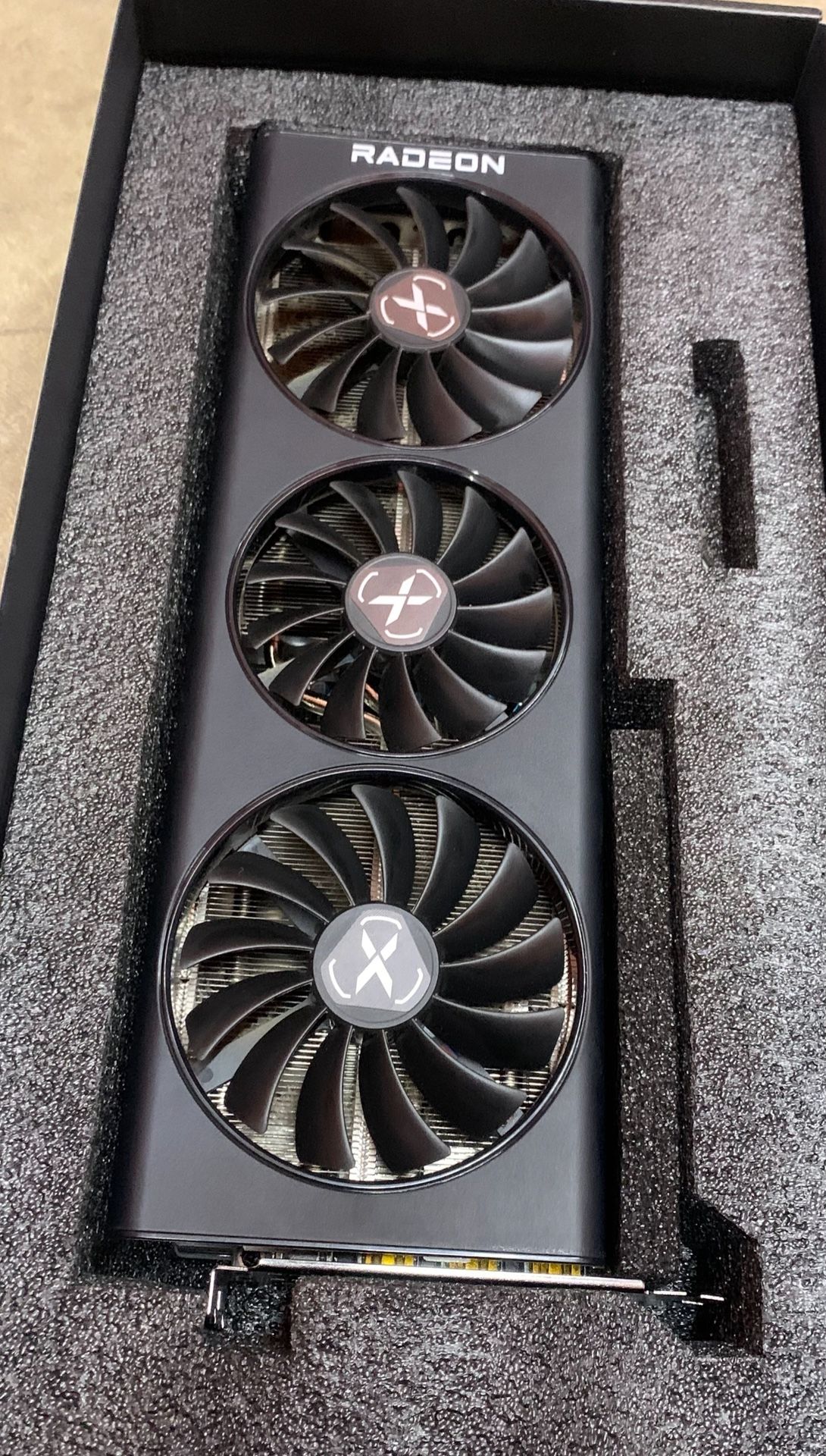 AMD Radeon XFX SWFT 319 RX 6800 Graphics Card – 16GB GDDR6, PCIe 4.0 Support
