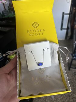 Give offer/ Kendra Scott necklace 