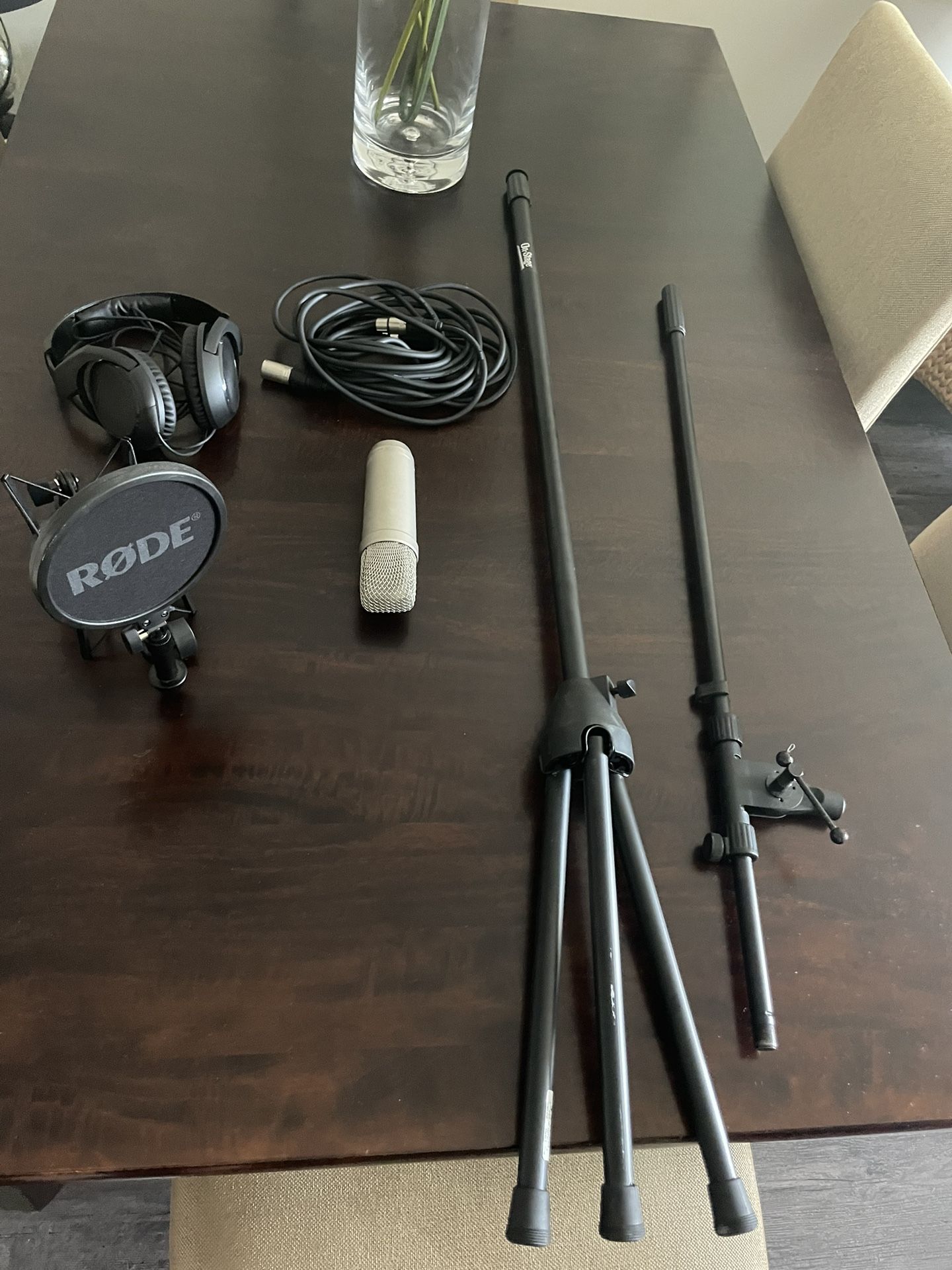 Rode NT1-A Vocalist Bundle with Headphones, Stand, and Cable