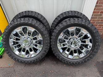 NEW 22 inch Gm style chrome wheels wrapped in 35x12.50r22 atturo MT tires