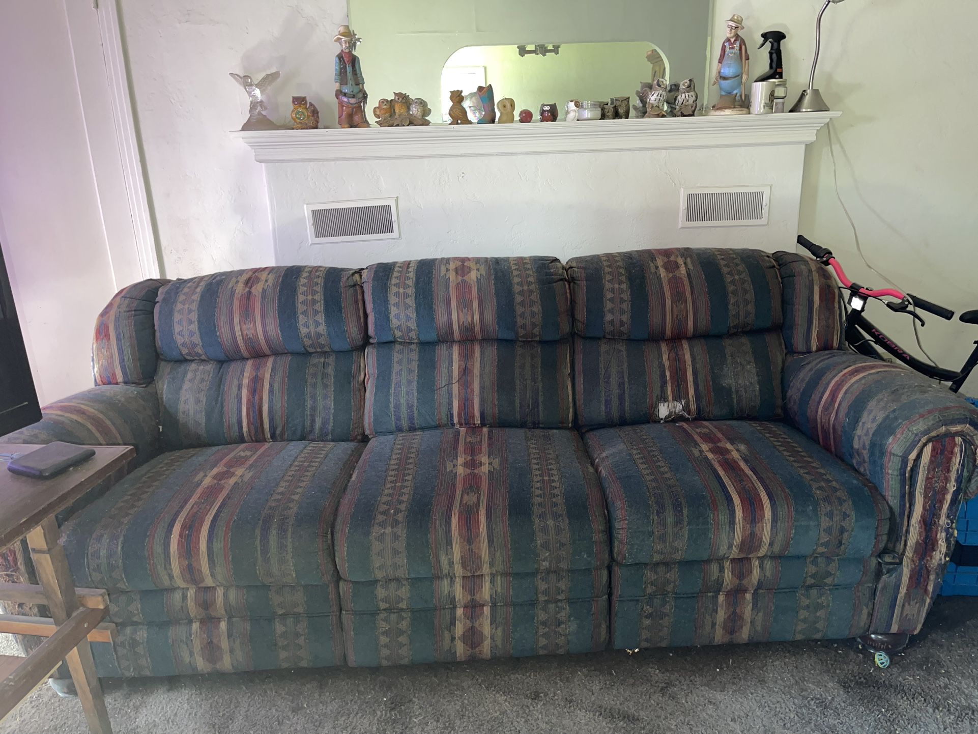 Free Recliner Couches 