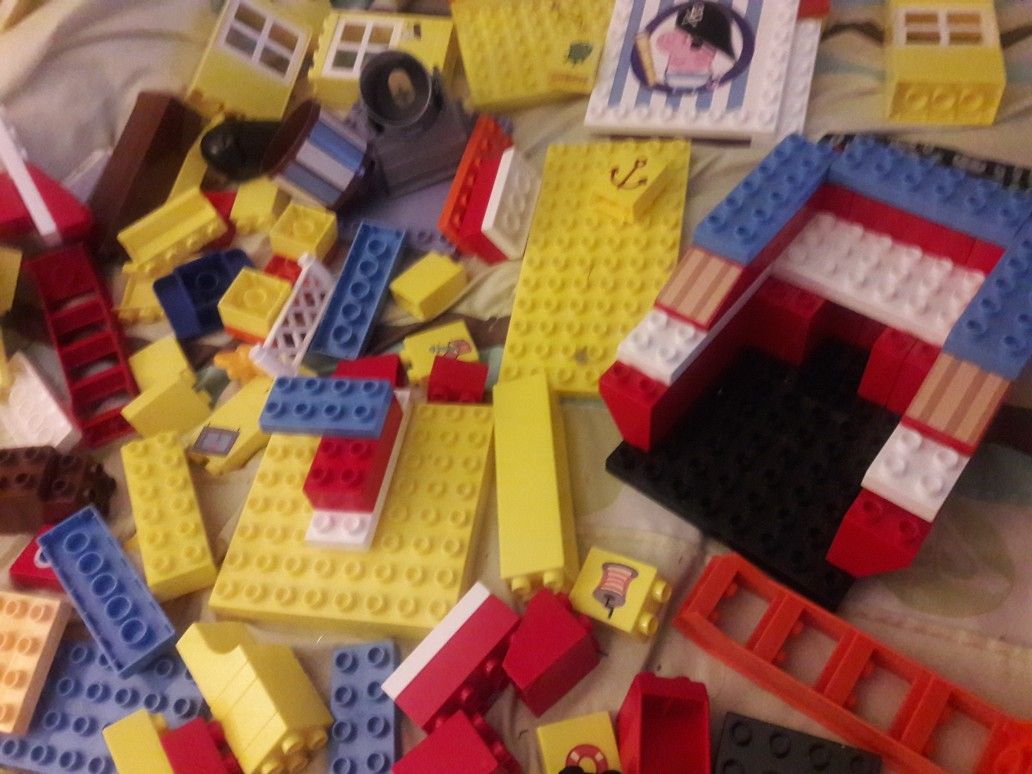 100 piece Legos