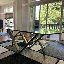 Contemporary dining glass table with aluminum base