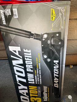 DAYTONA 3 ton Low-Profile Professional Floor Jack with RAPID PUMP, Black
