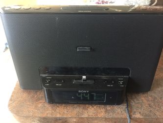 DOCKING STATION MUSIC PLAYER AND ALARM CLOCK BY SONY