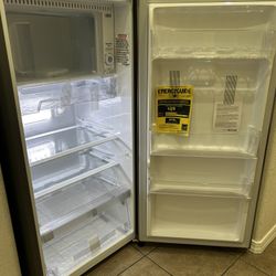 Lg Mini Fridge with Freezer