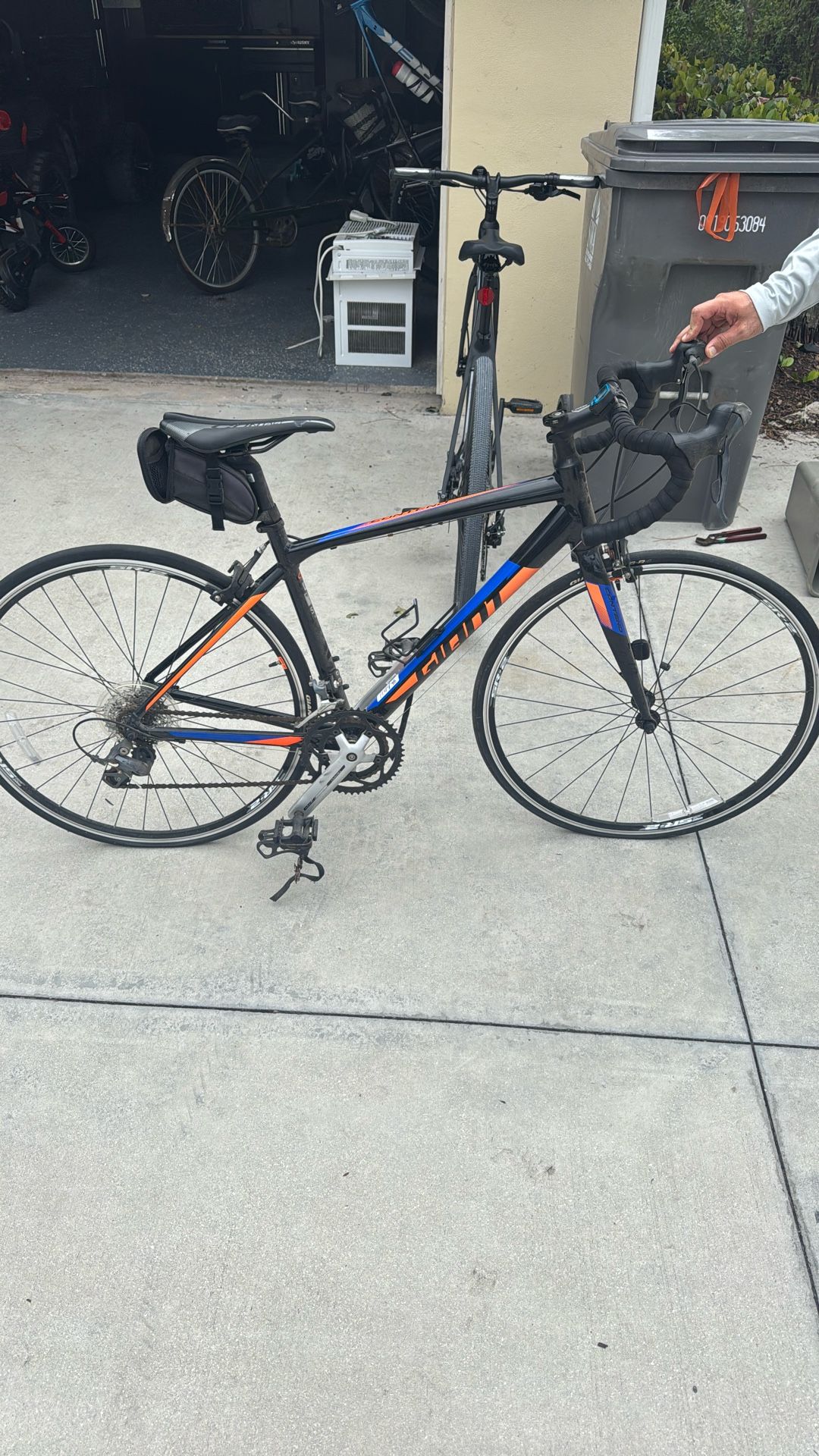 Giant Contend 3 Road bike