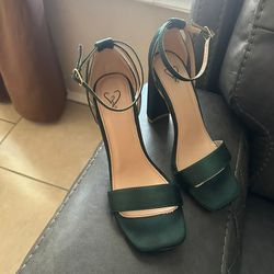 Green Woman's Heels. Size 8